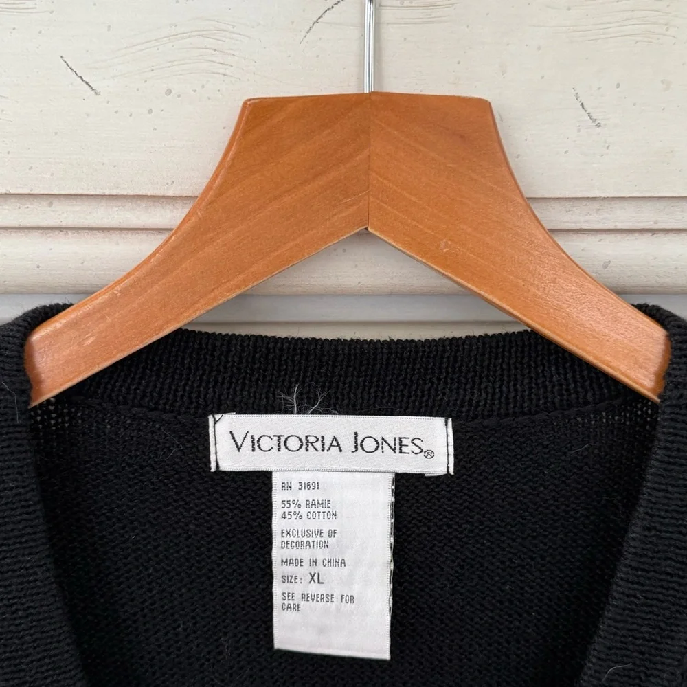 Victoria Jones Vintage Christmas Embroidered Sweater Vest - Picture 4 of 4